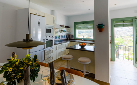 Comedor y cocina con acceso a terrazas y anexo